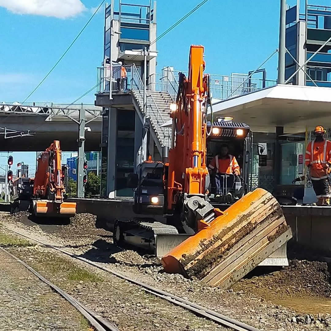 Nga Mahi Rail New Zealand- 13 tonne excavator non hirail