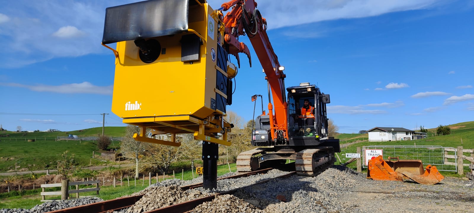 Tinbin TC2 Dry Vac Excavator Attachment - Nga Mahi - New Zealand